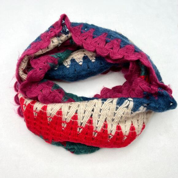Vintage Zigzag Knit Infinity Scarf - Picture 2 of 7